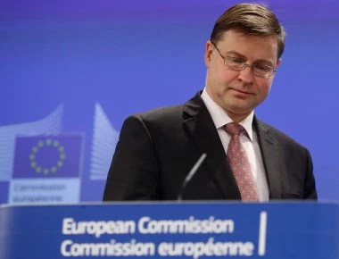 Ντομπρόβσκις: Ζήτημα μηνών η απόφαση για τα μέτρα ελάφρυνσης του ελληνικού χρέους